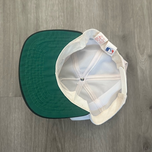 Vintage Oakland Athletics SnapBack. - Picture 4 of 6